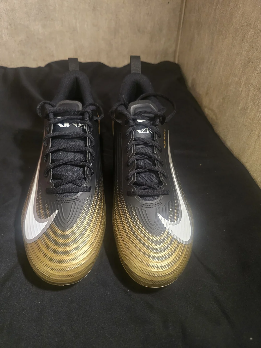 Nike Vapor Speed 3 Black/Metallic Gold/White football cleats Mens size 11
